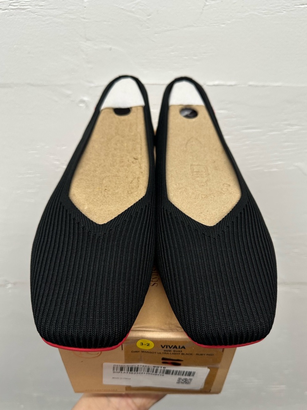 Vivaia Margot Ultra Light Black - Ruby Red